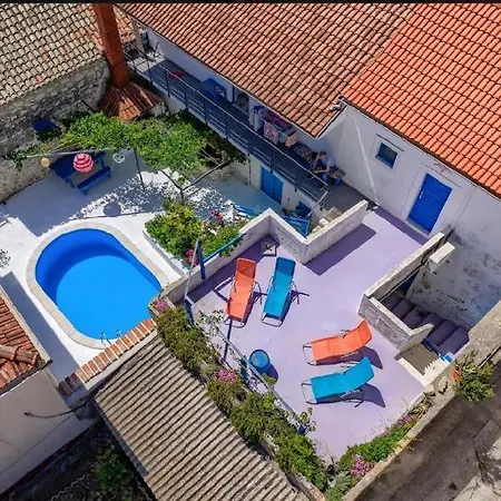 Dalmatian Rustic House *