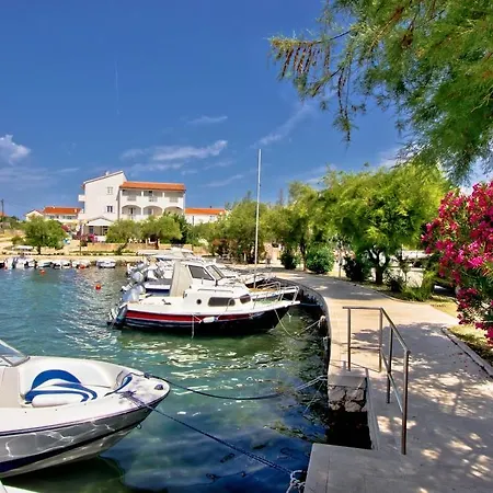 Dalmatian Rustic House 佩特坎内